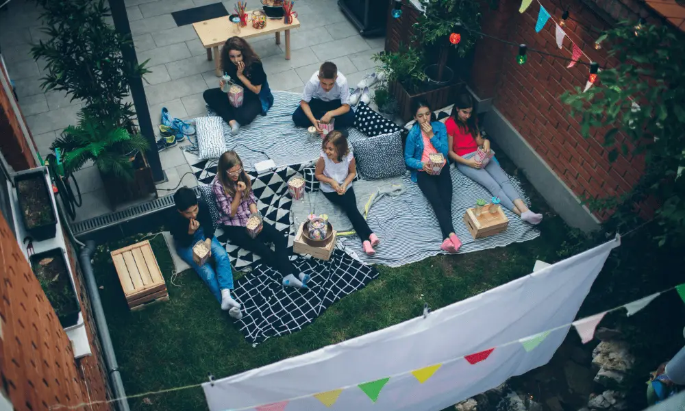 Crafting an Outdoor Movie Screen