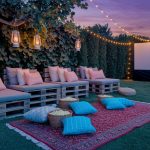 Cozy Outdoor Movie Seating Ideas for Backyards
